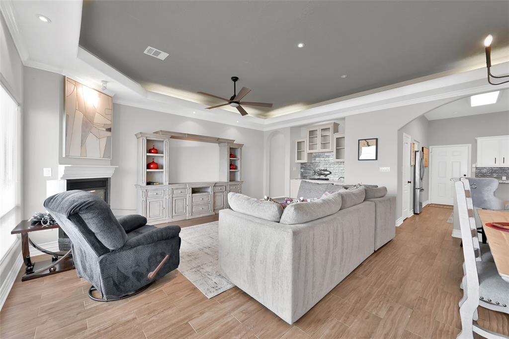 4 Regency Point
