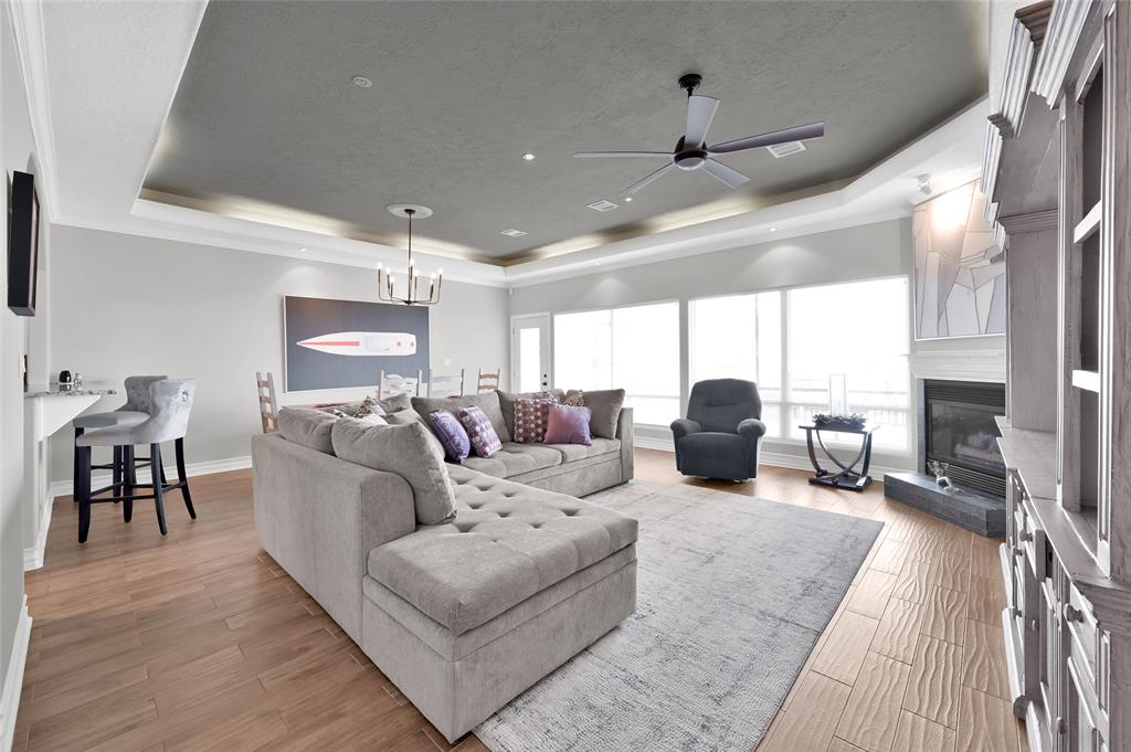 4 Regency Point