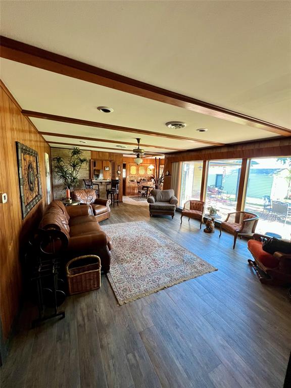 205 Cathy Drive, Hallettsville, Texas image 4