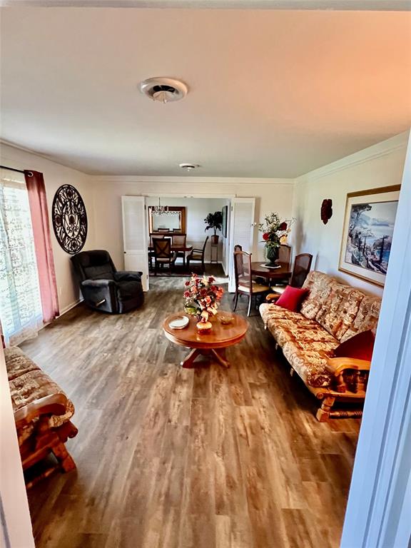 205 Cathy Drive, Hallettsville, Texas image 2