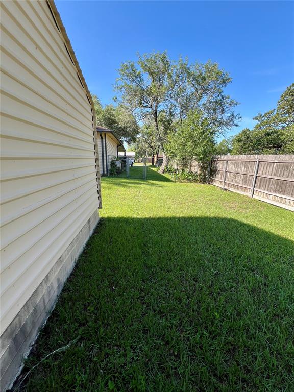 205 Cathy Drive, Hallettsville, Texas image 18