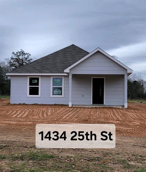 Single Family Residence in Hempstead TX 1434 25th Street.jpg