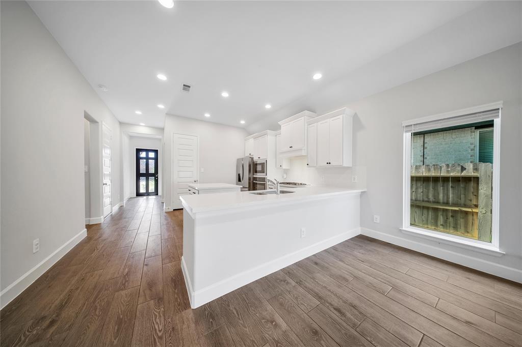 615 Sand Branch Drive, Conroe, Texas image 11
