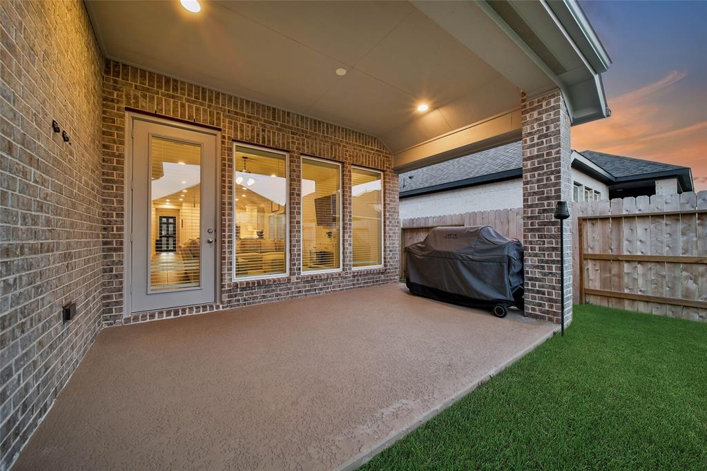 615 Sand Branch Drive, Conroe, Texas image 36