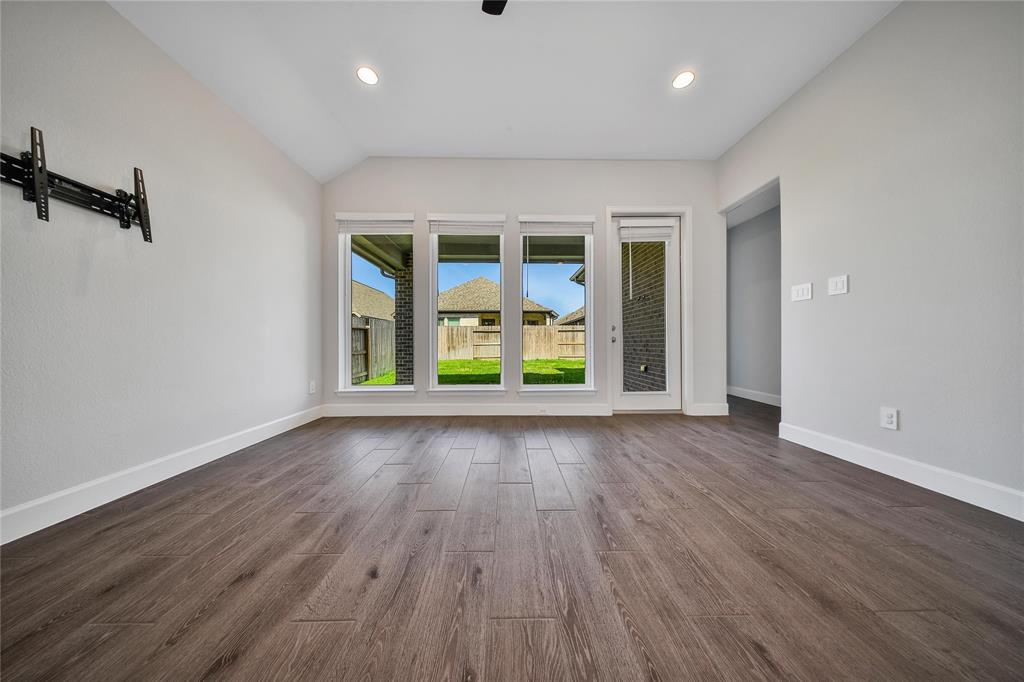 615 Sand Branch Drive, Conroe, Texas image 16