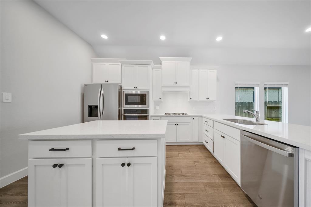 615 Sand Branch Drive, Conroe, Texas image 9