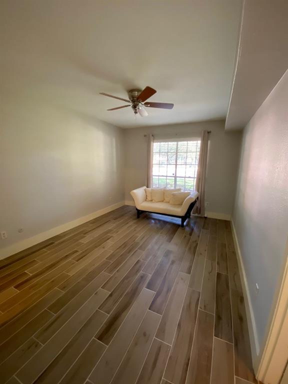 807 Wax Myrtle Lane, Houston, Texas image 5