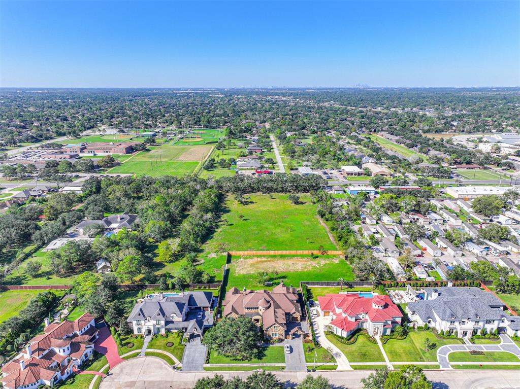 300 W Edgewood Drive, Friendswood, Texas image 9