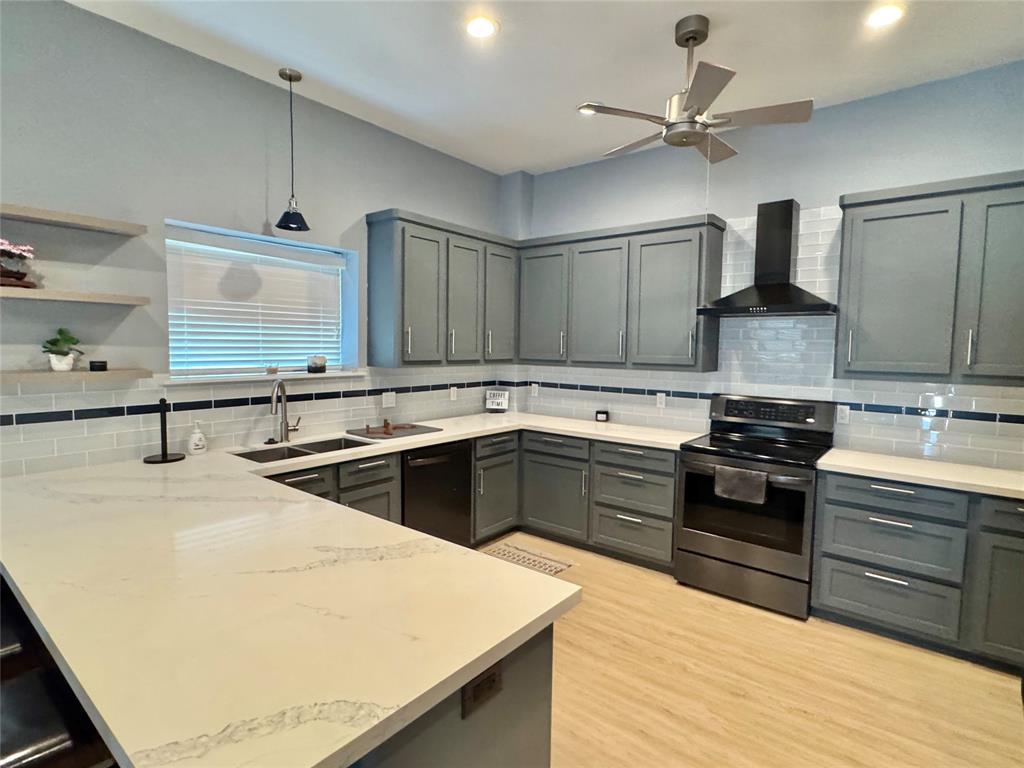 202 W Stroker Road, Crosby, Texas image 10