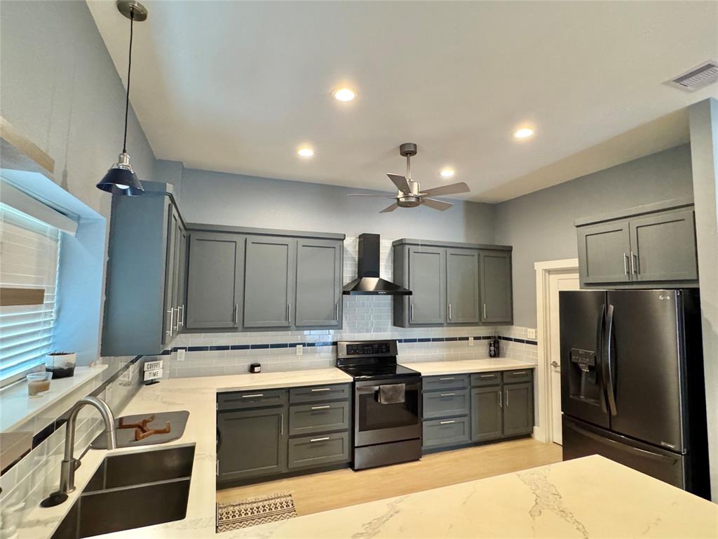 202 W Stroker Road, Crosby, Texas image 6