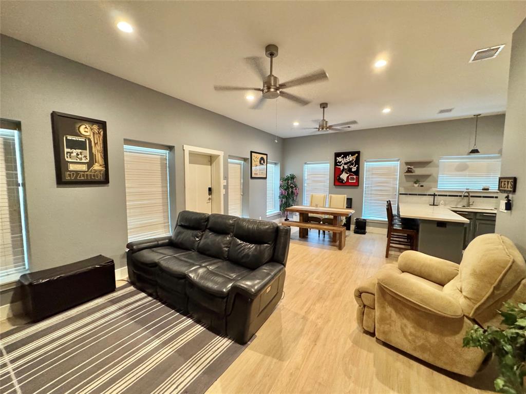 202 W Stroker Road, Crosby, Texas image 5