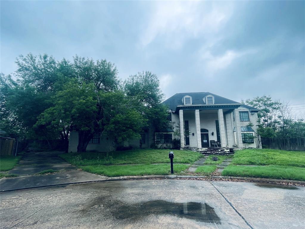 131 Squires Bend, Stafford, Texas image 3