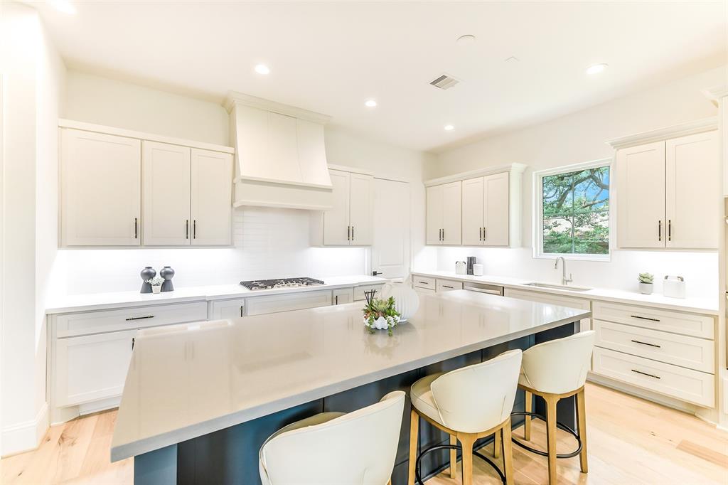10902 Britoak Lane, Houston, Texas image 12