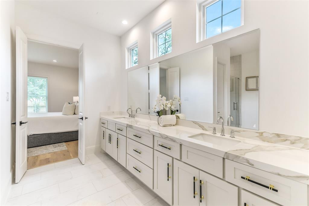 10902 Britoak Lane, Houston, Texas image 27