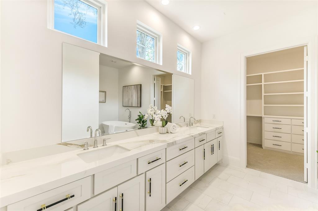 10902 Britoak Lane, Houston, Texas image 25