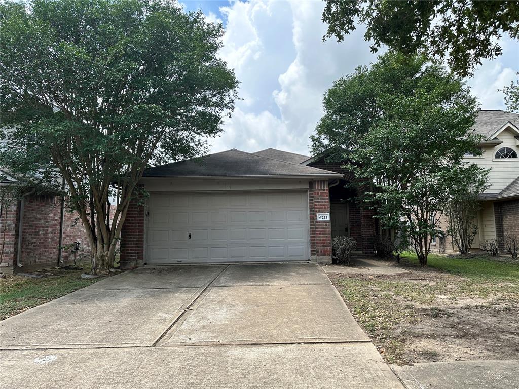 6723 Highwind Bend Lane, Katy, Texas image 2