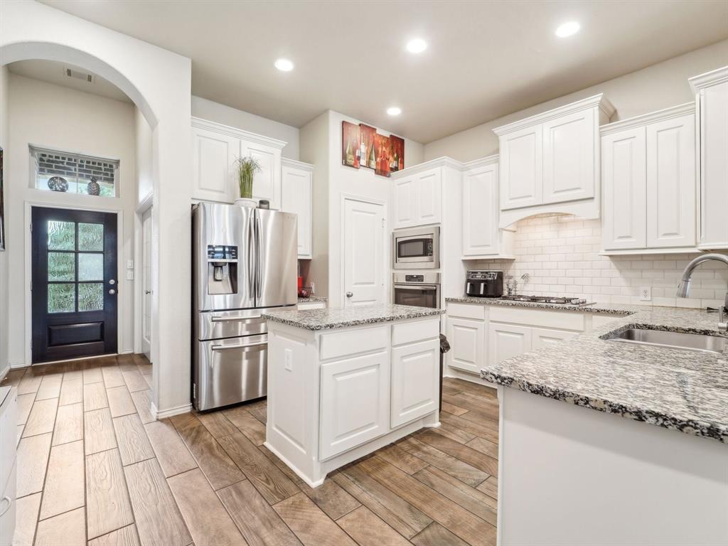 29126 Brooks Valley Drive, Fulshear, Texas image 3