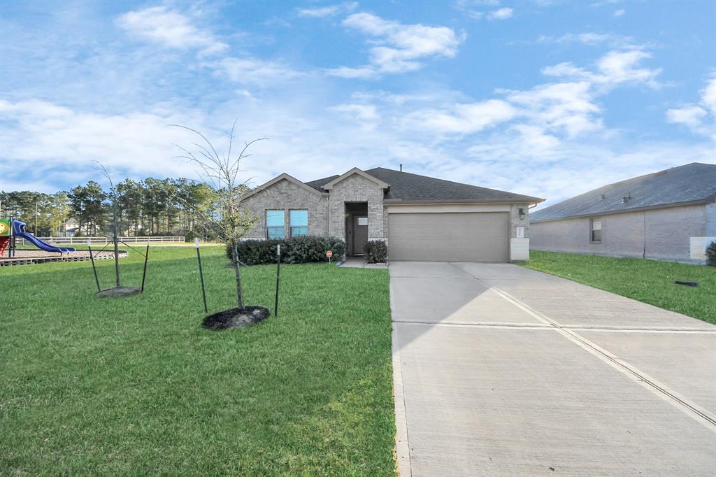 121 Big Sandy Lane, Anahuac, Texas image 4