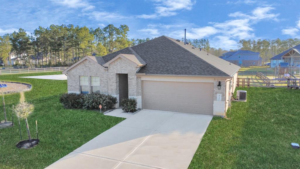 121 Big Sandy Lane, Anahuac, Texas image 2