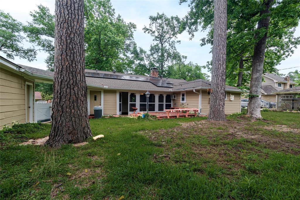 228 Hickory Street, Huntsville, Texas image 39