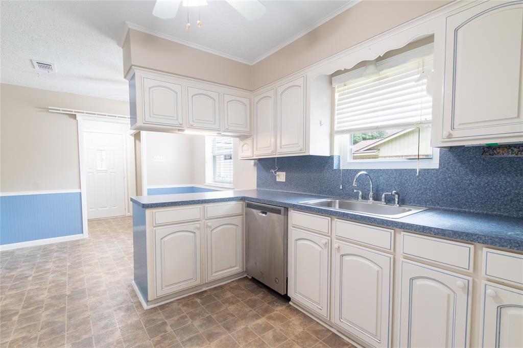 228 Hickory Street, Huntsville, Texas image 15