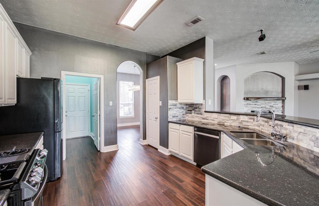 2207 Caroline Avenue, Baytown, Texas image 19