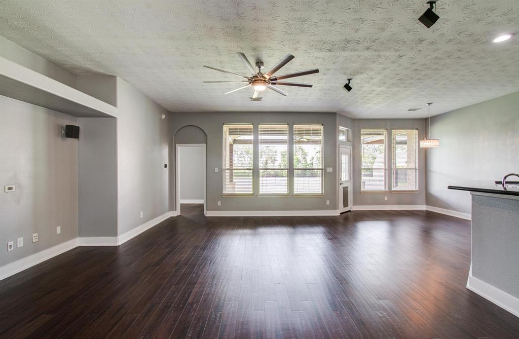 2207 Caroline Avenue, Baytown, Texas image 13