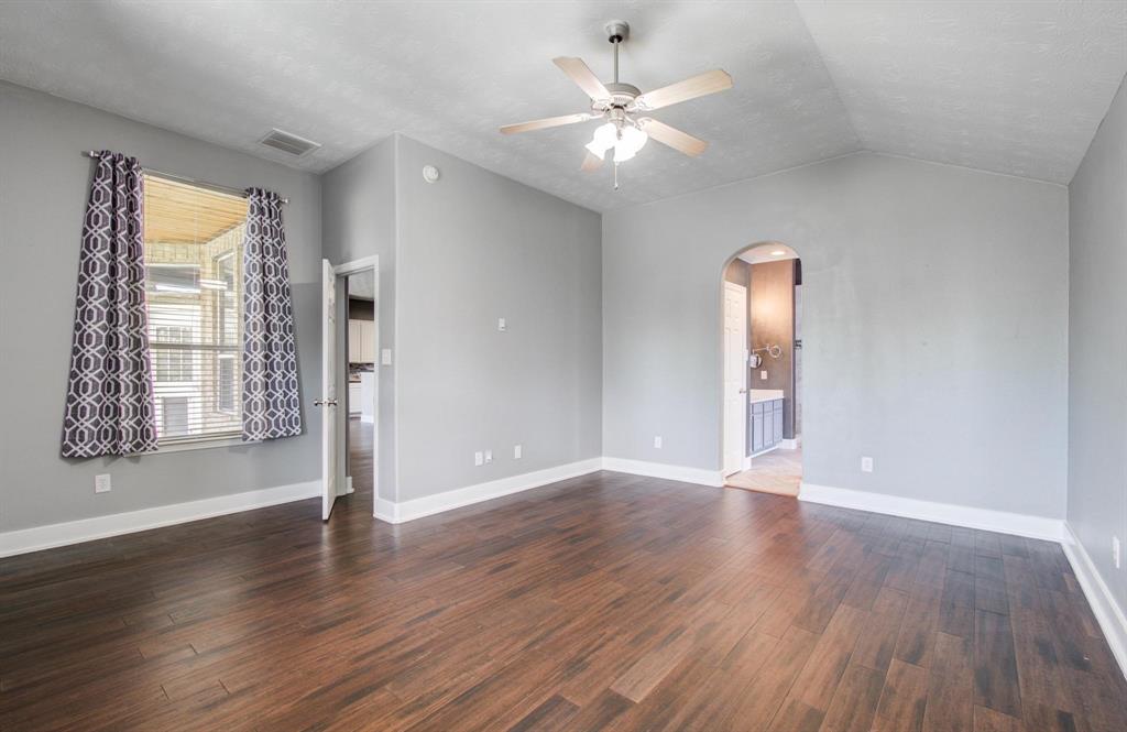 2207 Caroline Avenue, Baytown, Texas image 32