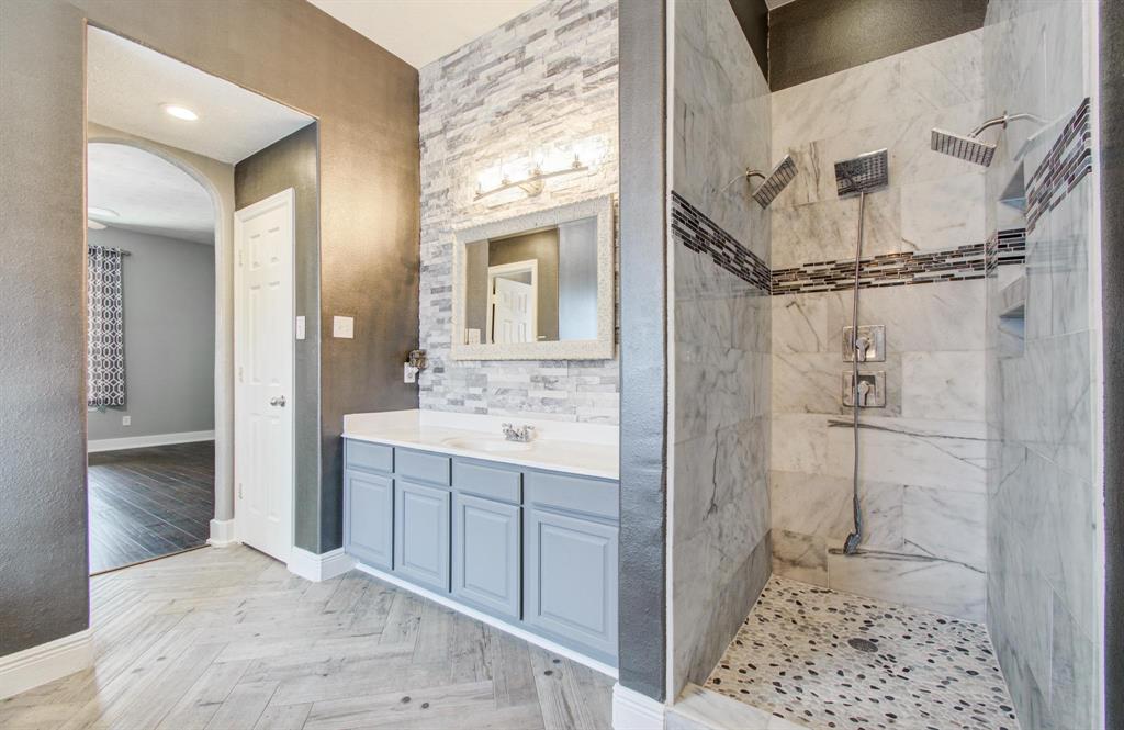 2207 Caroline Avenue, Baytown, Texas image 36