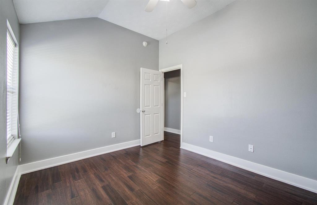 2207 Caroline Avenue, Baytown, Texas image 27
