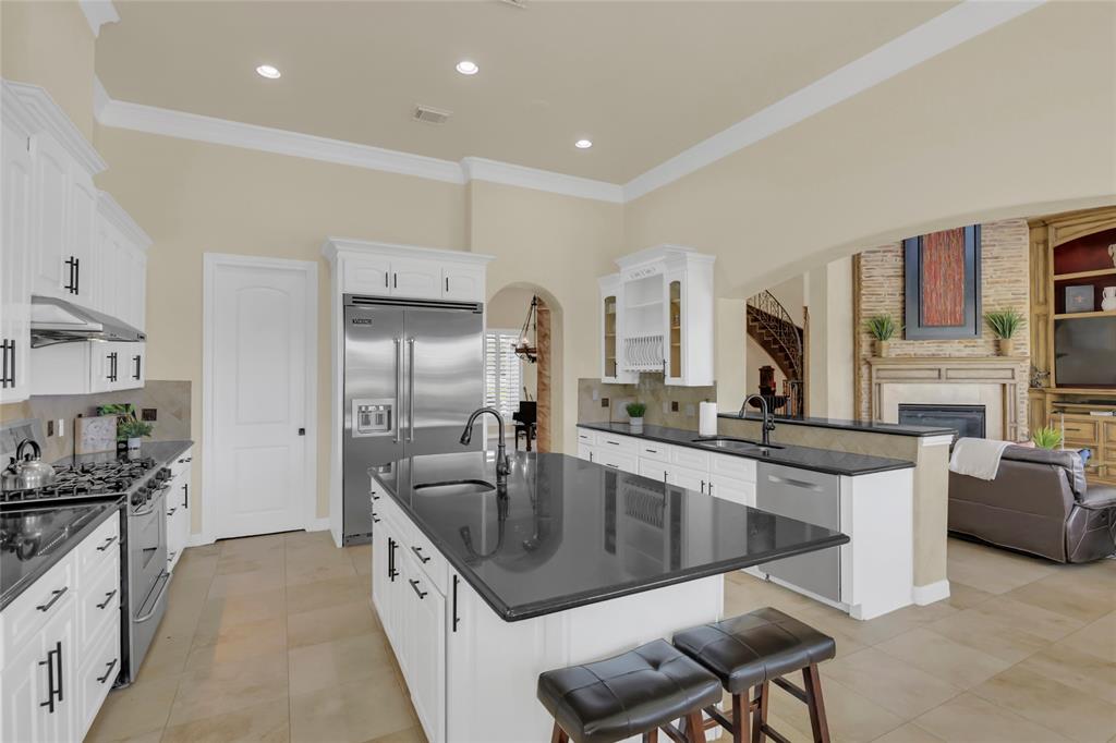 17011 Saddle Ridge Pass, Cypress, Texas image 6