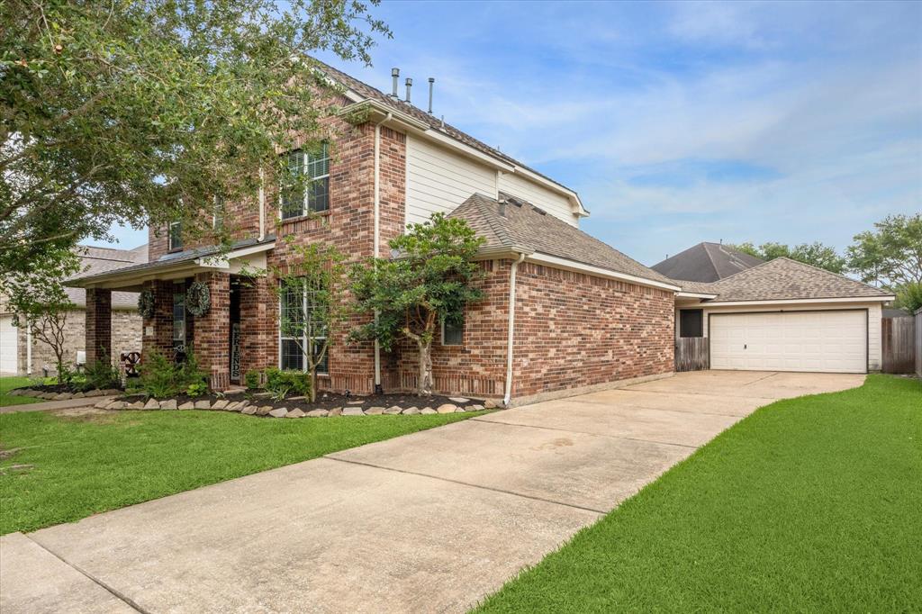 2541 Hidden Creek Drive, Pearland, Texas image 2