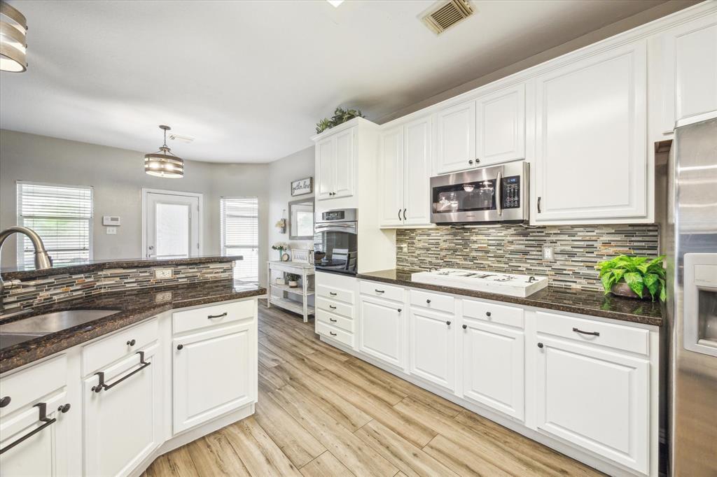 2541 Hidden Creek Drive, Pearland, Texas image 13