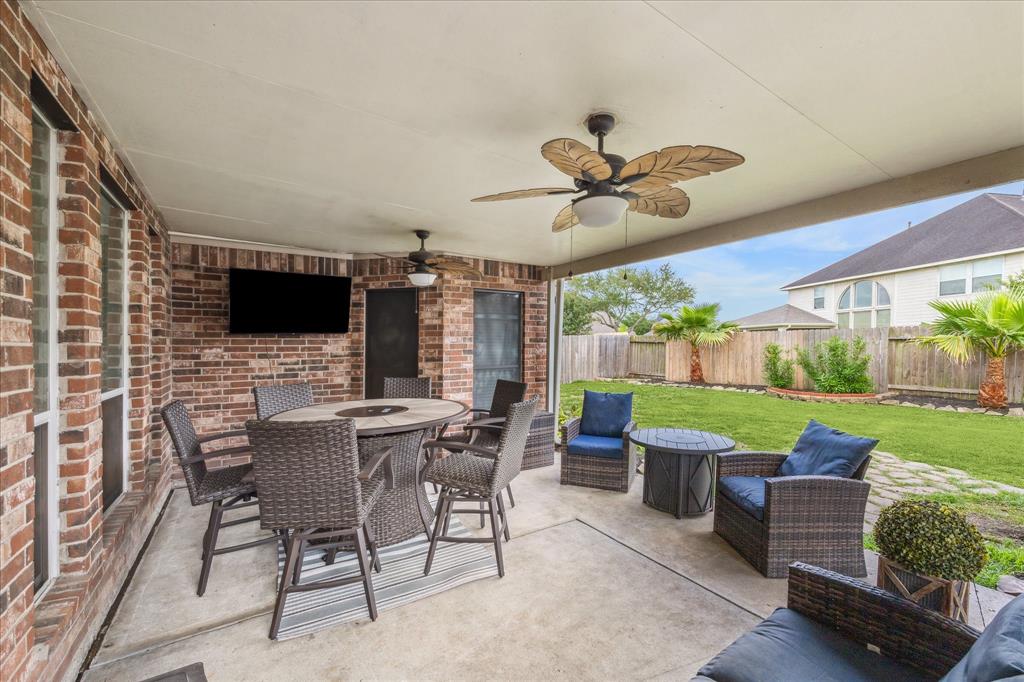 2541 Hidden Creek Drive, Pearland, Texas image 35