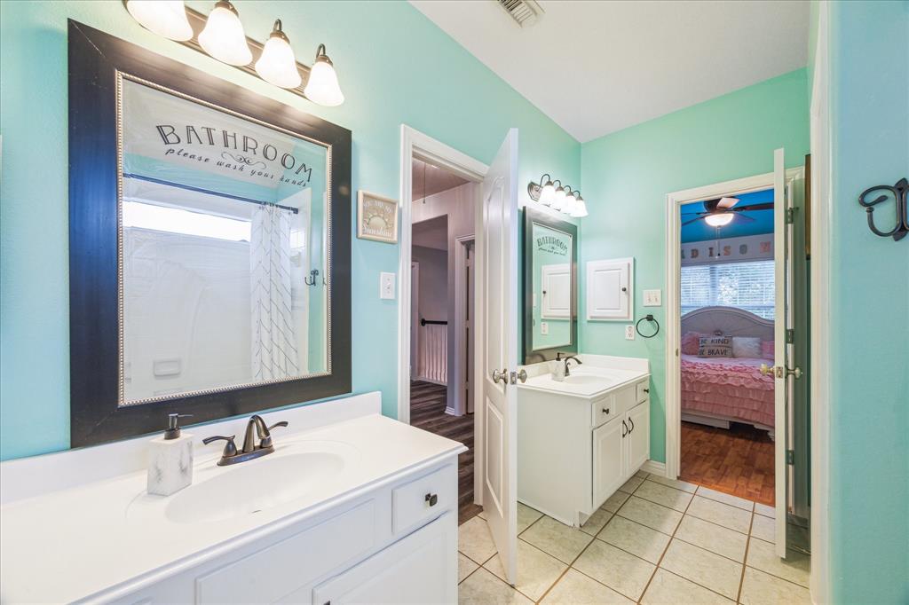2541 Hidden Creek Drive, Pearland, Texas image 32