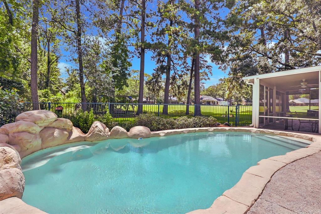 16027 Broadwater Drive