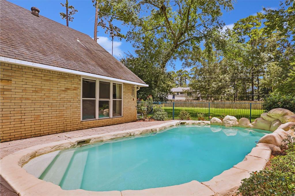 16027 Broadwater Drive