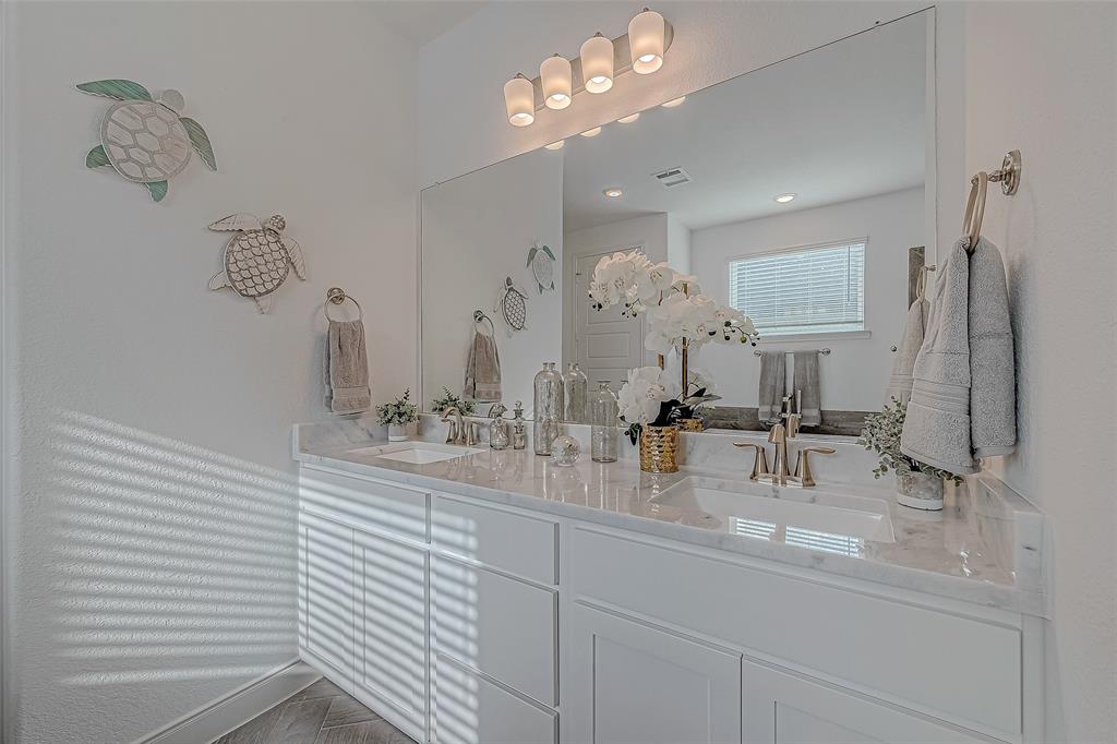 13514 Harbor Pointe Drive, Texas City, Texas image 30