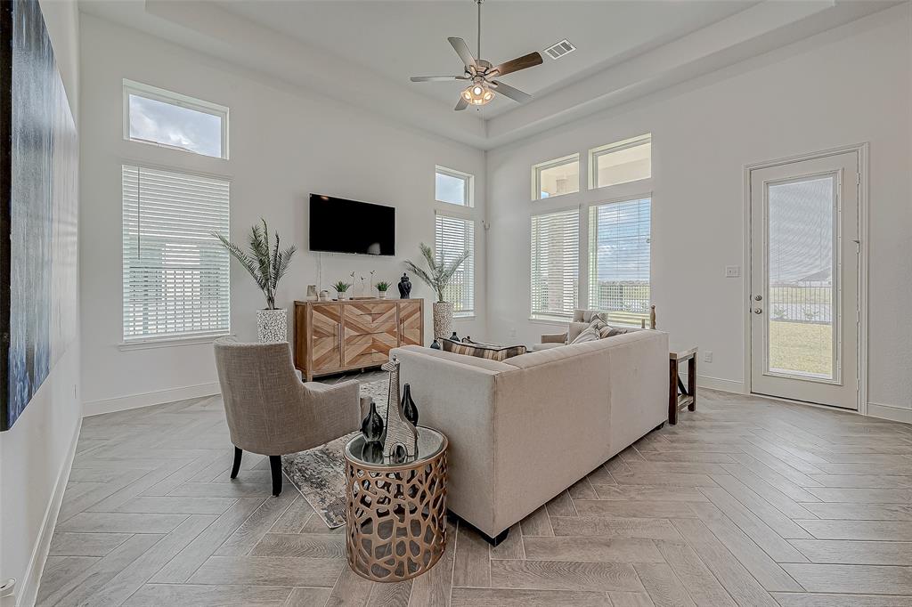 13514 Harbor Pointe Drive, Texas City, Texas image 8