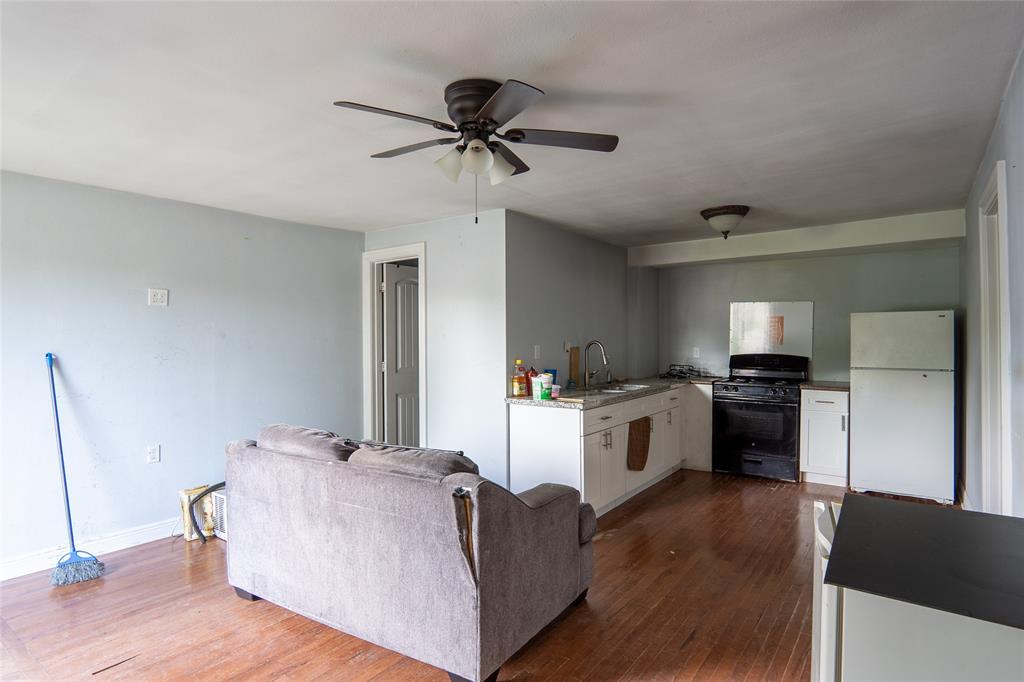 202 Booker T Washington Street, Conroe, Texas image 6