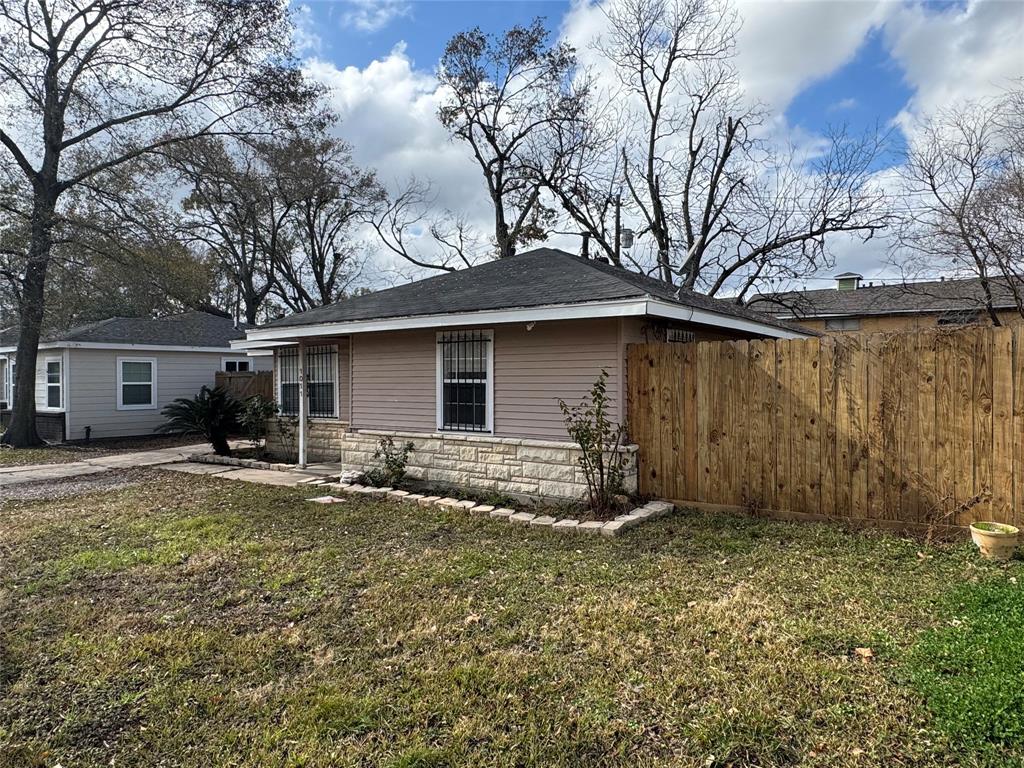 1011 Austin Avenue, Pasadena, Texas image 3