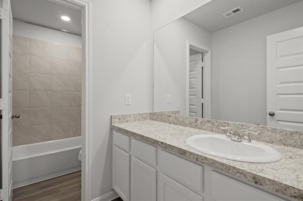 16928 Hazelnut Drive, Conroe, Texas image 13