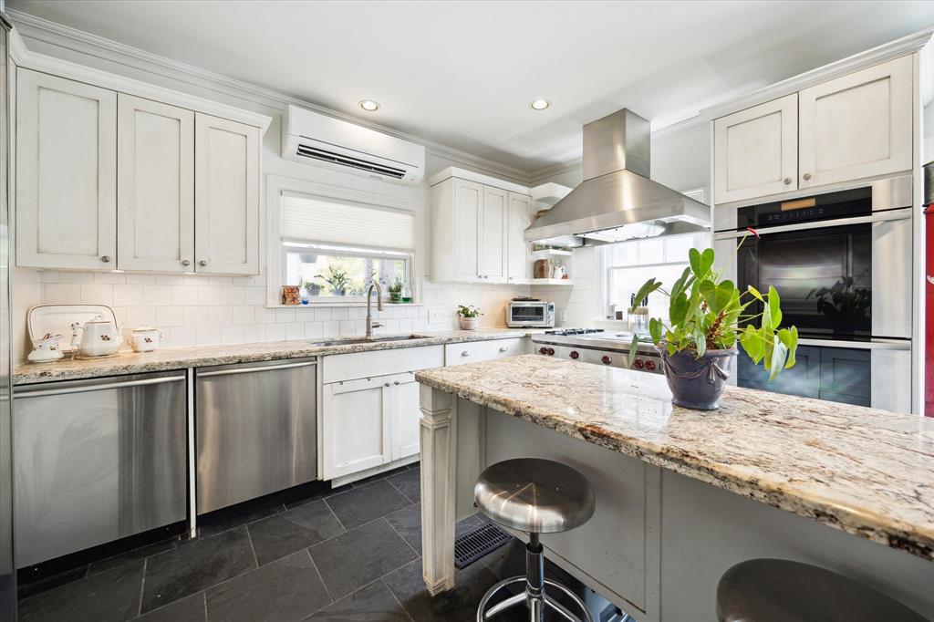 1755 Kipling Street, Houston, Texas image 8