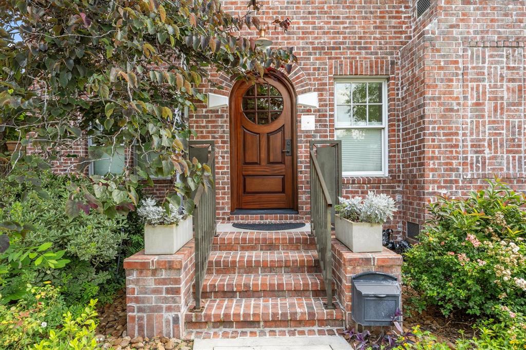 1755 Kipling Street, Houston, Texas image 2