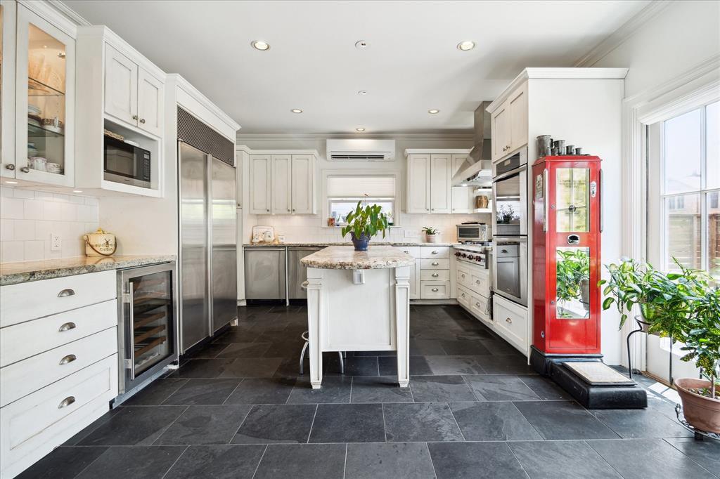 1755 Kipling Street, Houston, Texas image 6