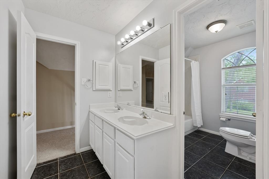 4426 Park Bend Drive, Baytown, Texas image 36