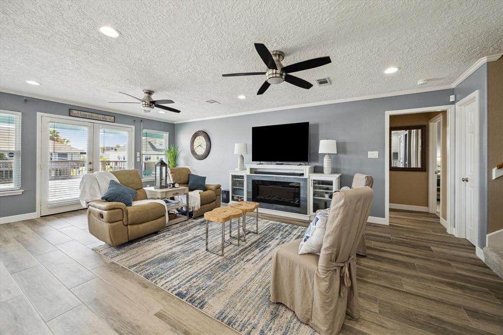 1815 Tiki Drive