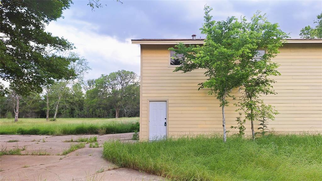 1284 Beaver Lake Drive, Caldwell, Texas image 2
