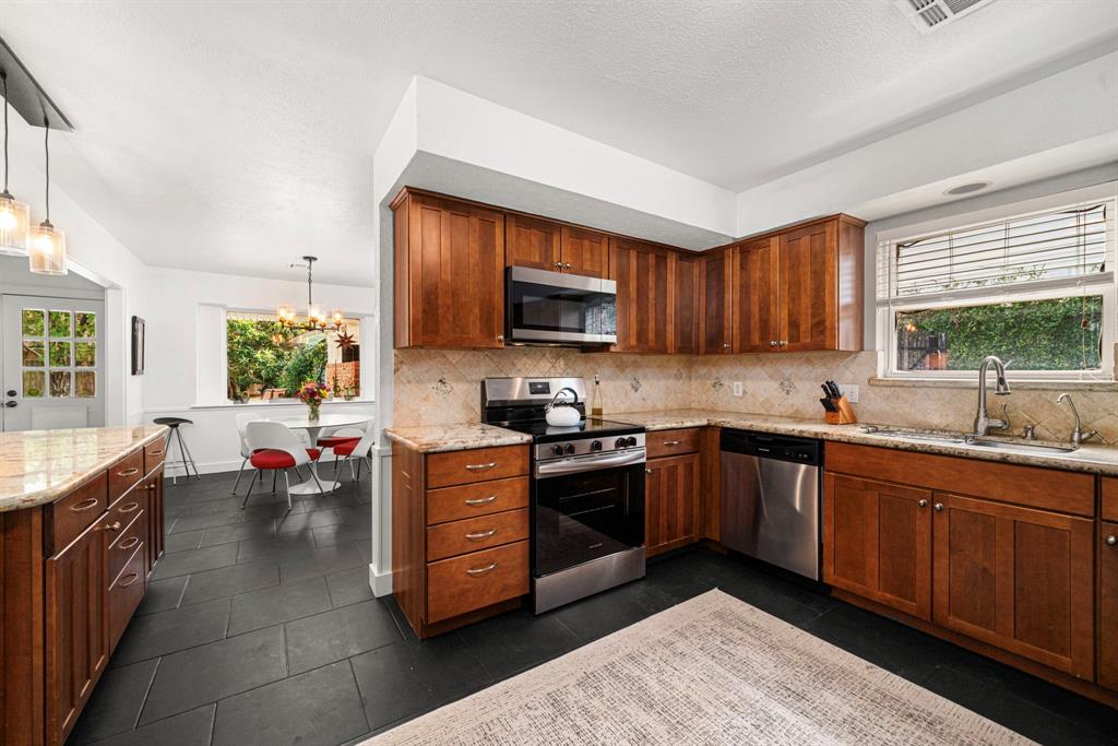 13919 Kimberley Lane, Houston, Texas image 13
