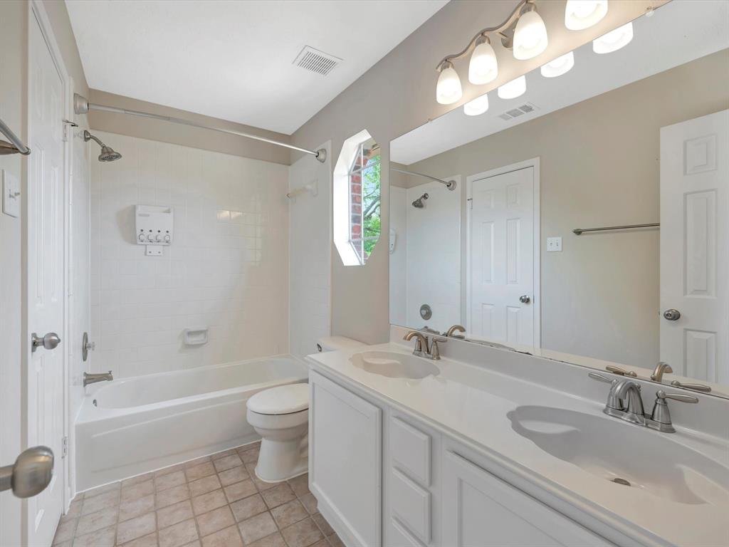 3915 Village Corner Drive, Pasadena, Texas image 33